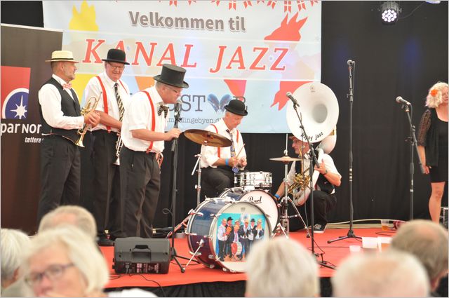 L�gst�r Street Paraders